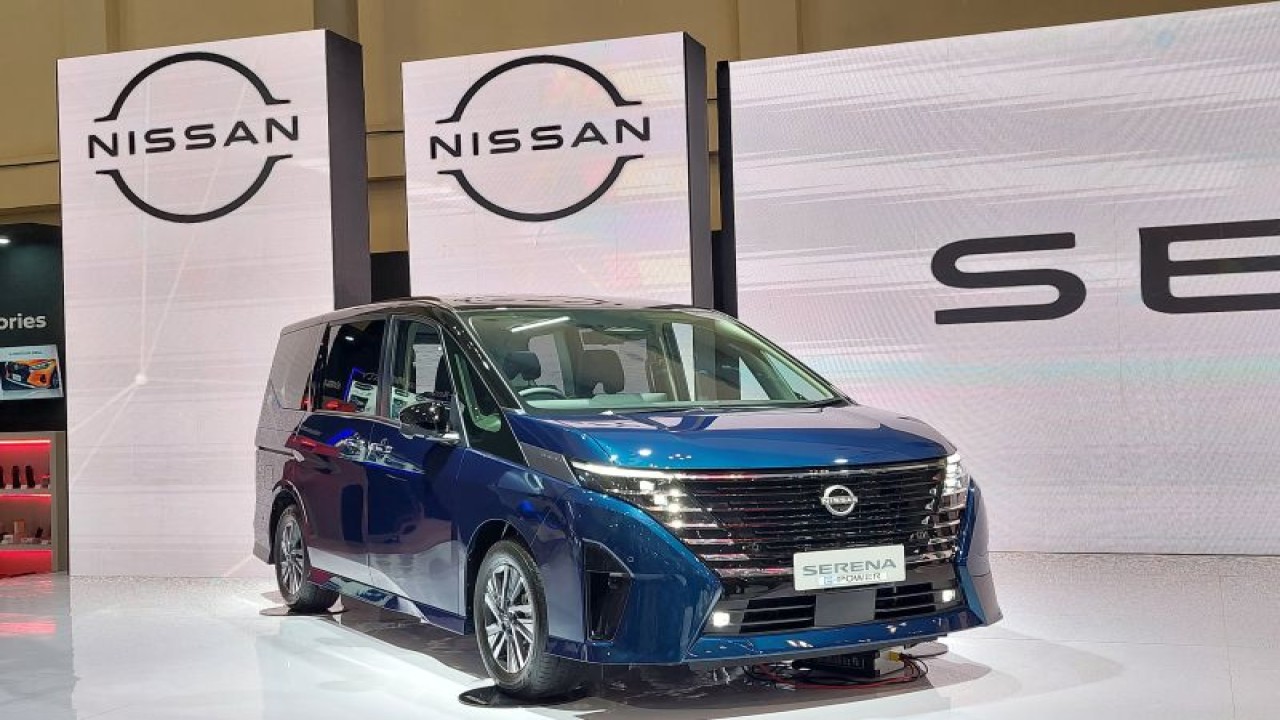 Nissan Serena e-POWER yang diluncurkan di GIIAS 2023 Tangerang, Kamis (10/8/2023). (ANTARA/Adimas Raditya)