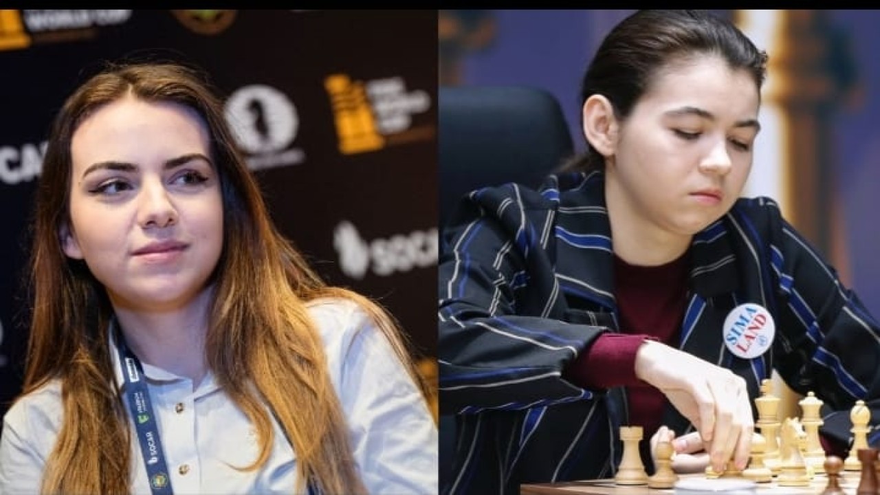 Nurgyul Salimova (kiri) dan Aleksandra Goryachkina/ist