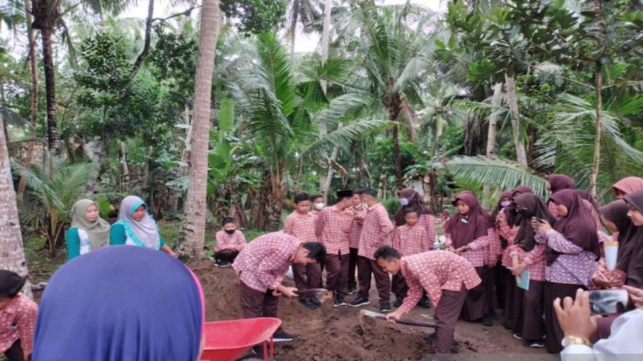 Para siswa di Gunungkidul dalam suatu aktivitas edukasi. (ANTARA/Sutarmi)