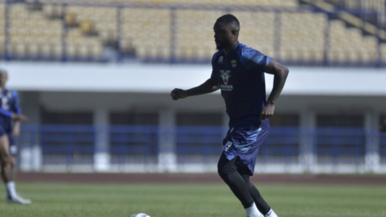 Pemain asing Persib, Levy Clement Madinda