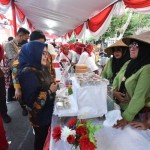 Pemkot dan Dekranasda Surabaya berdayakan keluarga akseptor KB-1691727147
