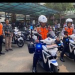 Petugas Dinas Perhubungan DKI menerima kendaraan dinas operasional listrik, Jakarta, Jumat (11/8/2023). ANTARA/Luthfia Miranda Putri-1691729379
