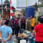 Polisi kerahkan kendaraan water canon untuk distribusikan air bersih-1691727015