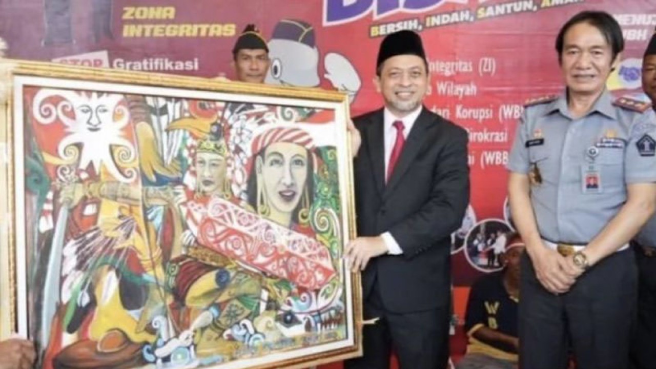 Wakil Gubernur Kaltim Hadi Mulyadi bersama Kepala Kanwil Kemenkumham Kaltim Sofyan di Lapas IIA Samarinda, Jalan Jenderal Sudirman Samarinda. (ANTARA/HO-Biro Adpim Pemprov Kaltim)