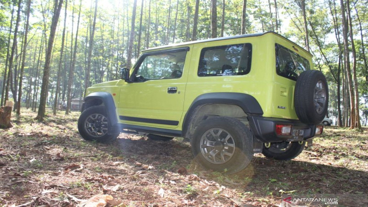 Suzuki Jimny (ANTARA/Alviansyah P)