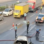 Tabrakan Innova vs Truk di Tol Tangerang-Jakarta akibatkan korban luka-1691393179
