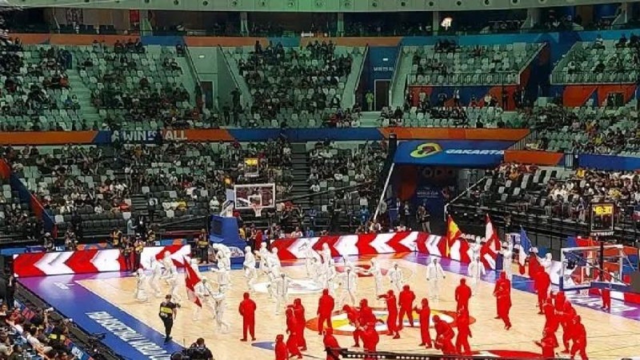 Upacara pembukaan Piala Dunia FIBA 2023 di Indonesia Arena Gelora Bung Karno Jakarta, Jumat (25/8/2023). (ANTARA/Aditya Ramadhan)