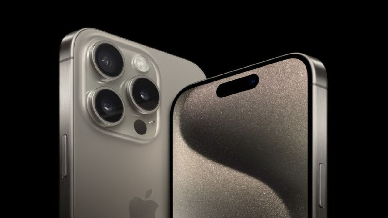 Tampilan iPhone 15 Pro yang resmi dirilis membawa keunggulan chipset Bionic A17 Pro serta desain titanium. (ANTARA/HO-Apple Newsroom)