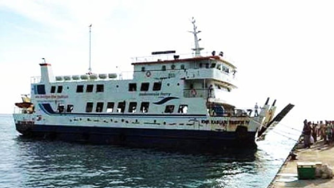 Ilustrasi -Kapal ASDP Indonesia Ferry sedang bersiap sandar di pelabuhan Mokmer Biak Kota Kabupaten Biak Numfor, Papua.ANTARA/HO-Dokumen kapal Ferry ASDP