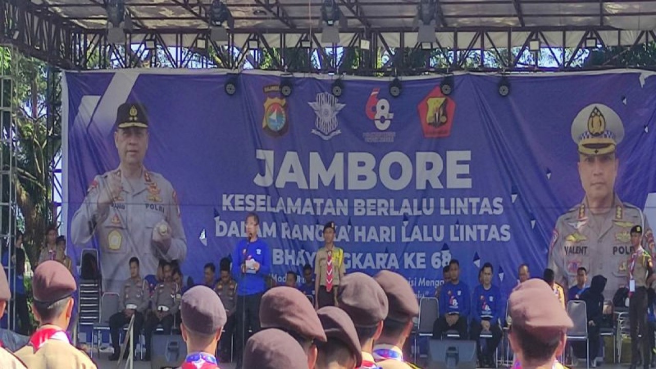 Irwasda Polda Sulbar Komisaris Besar Polisi Bambang Sutoyo pada pembukaan Jambore Keselamatan Berlalu Lintas di Kompleks Rumah Adat Mamuju, Jumat (22/9). ANTARA/HO/Humas Polda Sulbar.