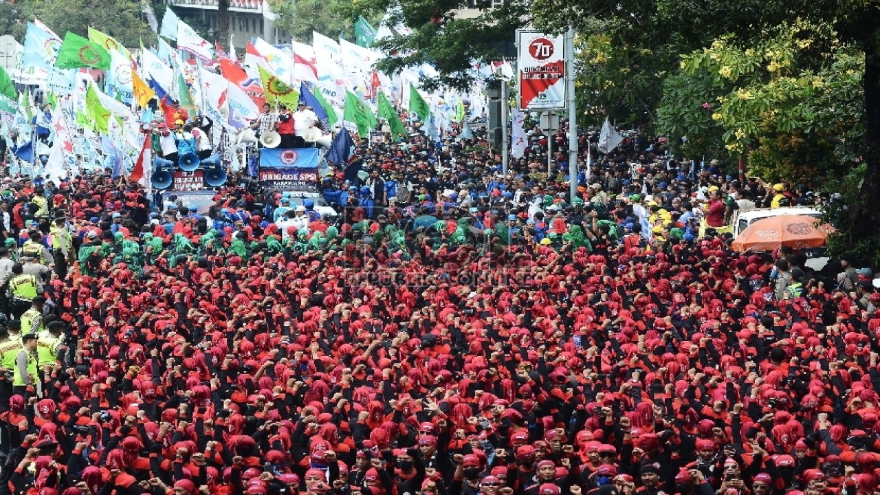 Demo buruh. (Republika)