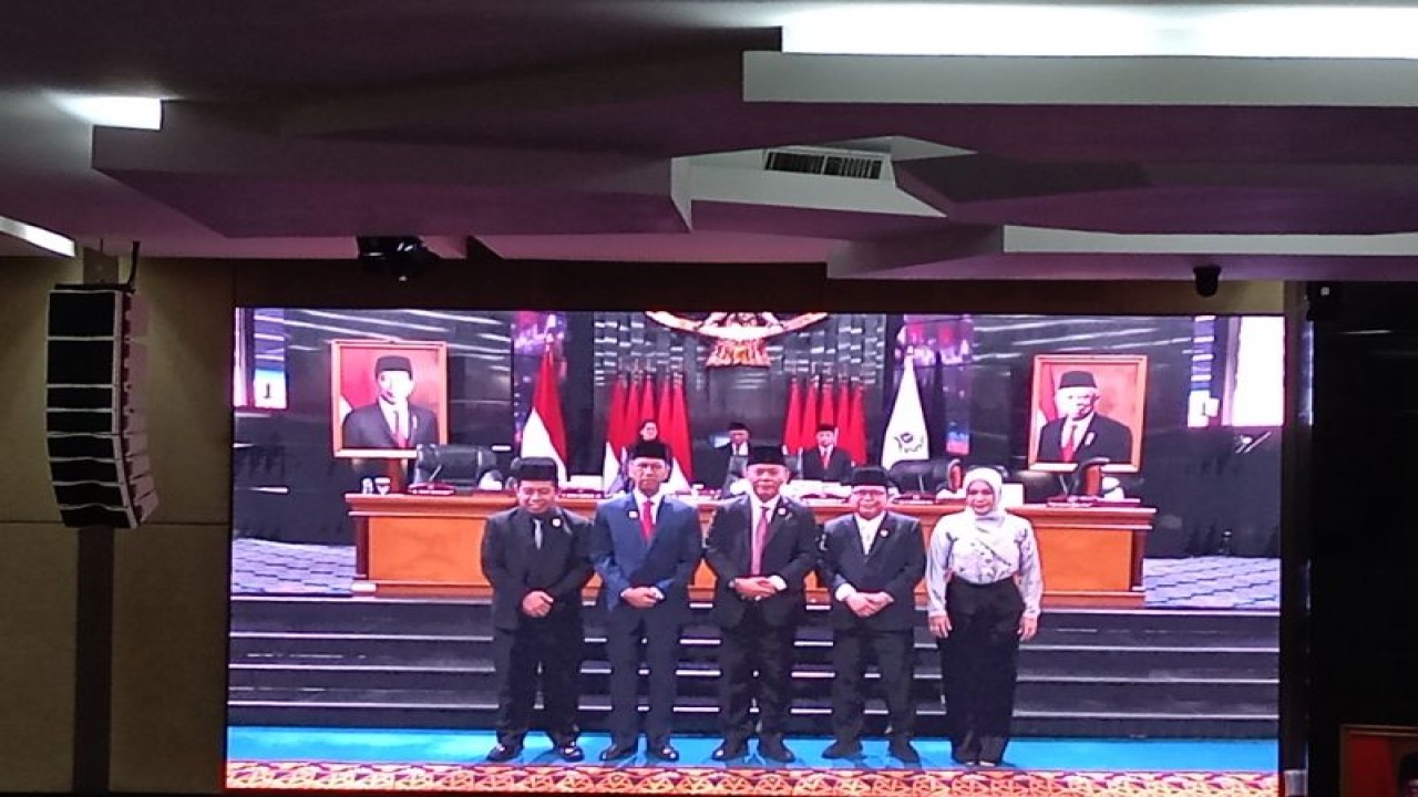 Penjabat (Pj) Gubernur DKI Jakarta Heru Budi Hartono di Gedung DPRD DKI, Jakarta Pusat, Senin (18/9/2023). ANTARA/Siti Nurhaliza