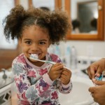 Ilistrasi anak menyikat gigi (ANTARA/Pexels/RDNE Stock project)-1694512670