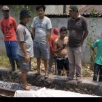 Jasad korban tewas tertabrak kereta api di di jalur perlintasan Desa Cidawang, Kabupaten OKU Timu, Minggu. (ANTARA/Edo Purmana/23)-1693814495