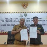 Kajari Tabalong Mohammad Ridosan bersama Kadis PUPR Wibawa Agung Subrata. ANTARA/HO-Kejari Tabalong.-1695193392
