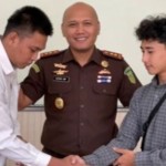 Kejari Kudus bebaskan seorang pria yang mencuri Hp di rumah makan-1693990977