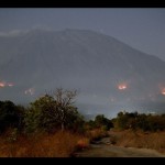 Pemadaman kebakaran hutan dan lahan di Gunung Agung sempat terkendala-1695972116
