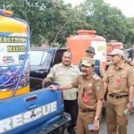 Pemkab Tanah Laut bagikan air bersih ke warga terdampak kemarau-1695628433