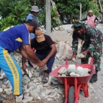 Personel TNI bantu bangun infrastruktur warga pesisir-1695626805