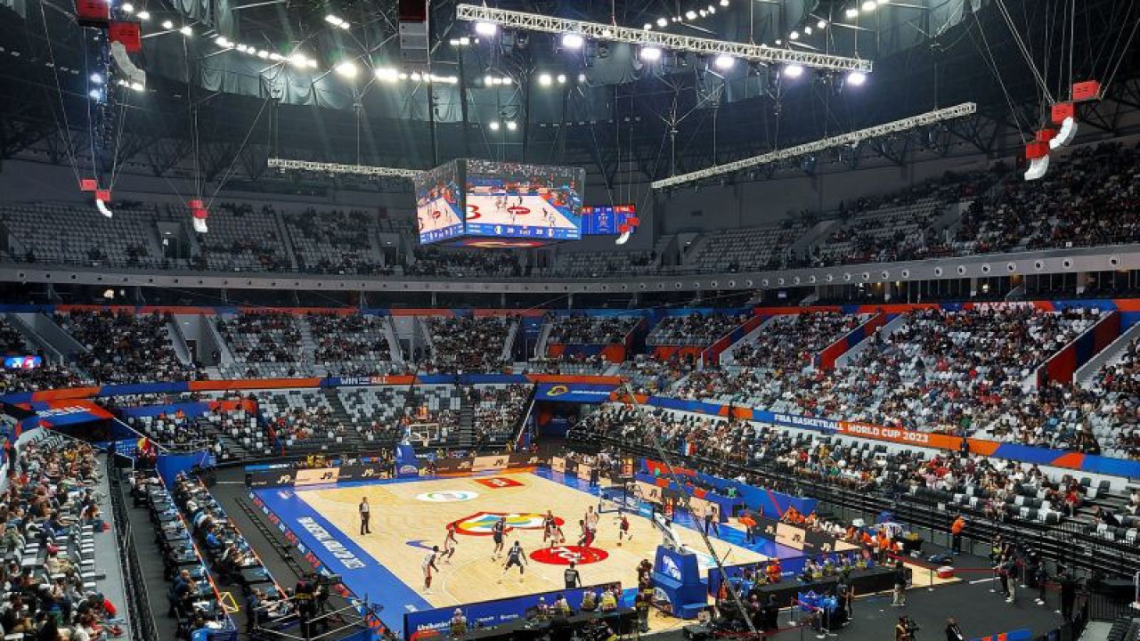 Prancis mengalahkan Pantai Gading di babak klasifikaso Grup P Piala Dunia FIBA 2023 yang digelar di Indonesia Arena Gelora Bung Karno Jakarta, Sabtu (2/9/2023). (ANTARA/Aditya Ramadhan)