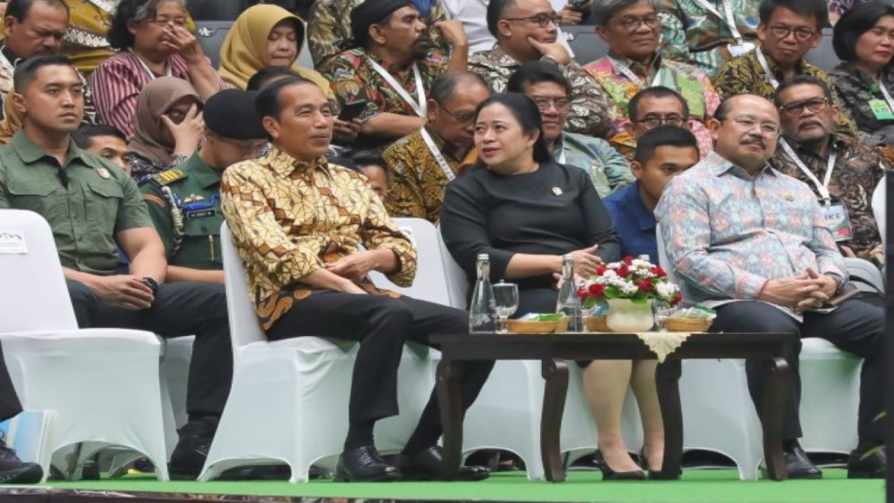 Ketua DPR RI Dr. (H.C) Puan Maharani saat menghadiri puncak Festival LIKE 2023 yang diselenggarakan di Indonesia Arena, kawasan Gelora Bung Karno, Jakarta, bersama dengan Presiden Joko Widodo (Jokowi), Senin (18/9/2023). (Ist/Man)