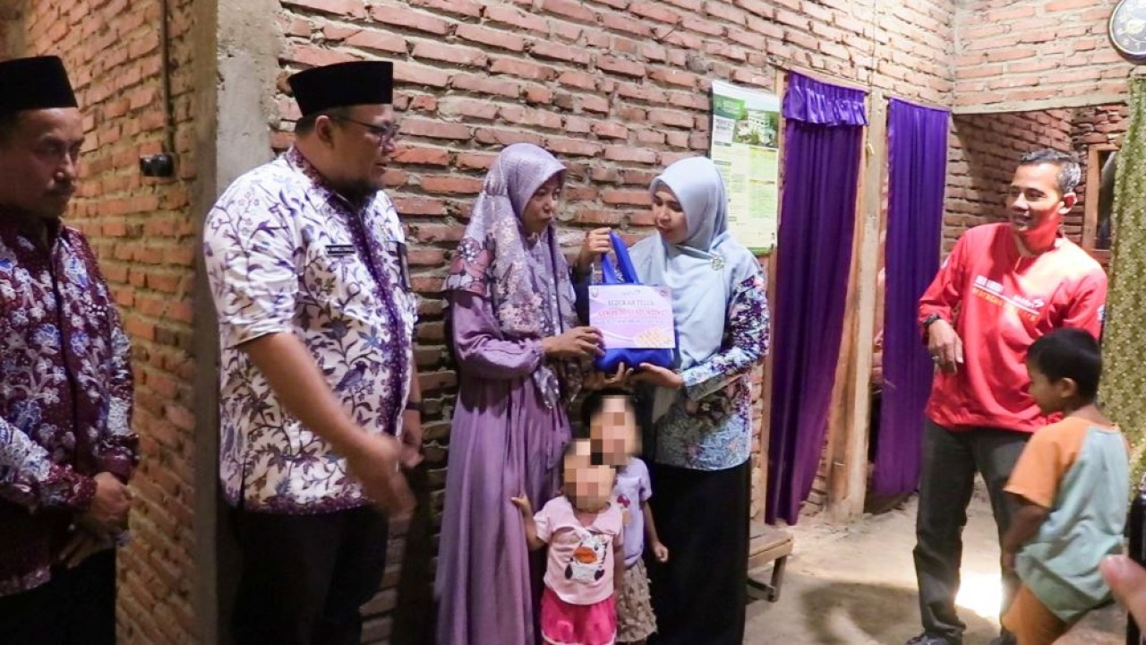 Gerakan sedekah telur peduli stunting dari Aparatur Sipil Negara (ASN) Pemerintah Kabupaten Rembang, Jawa Tengah, diluncurkan, pada Jumat (15/9/2023). (Istimewa/jatengprov.go.id)