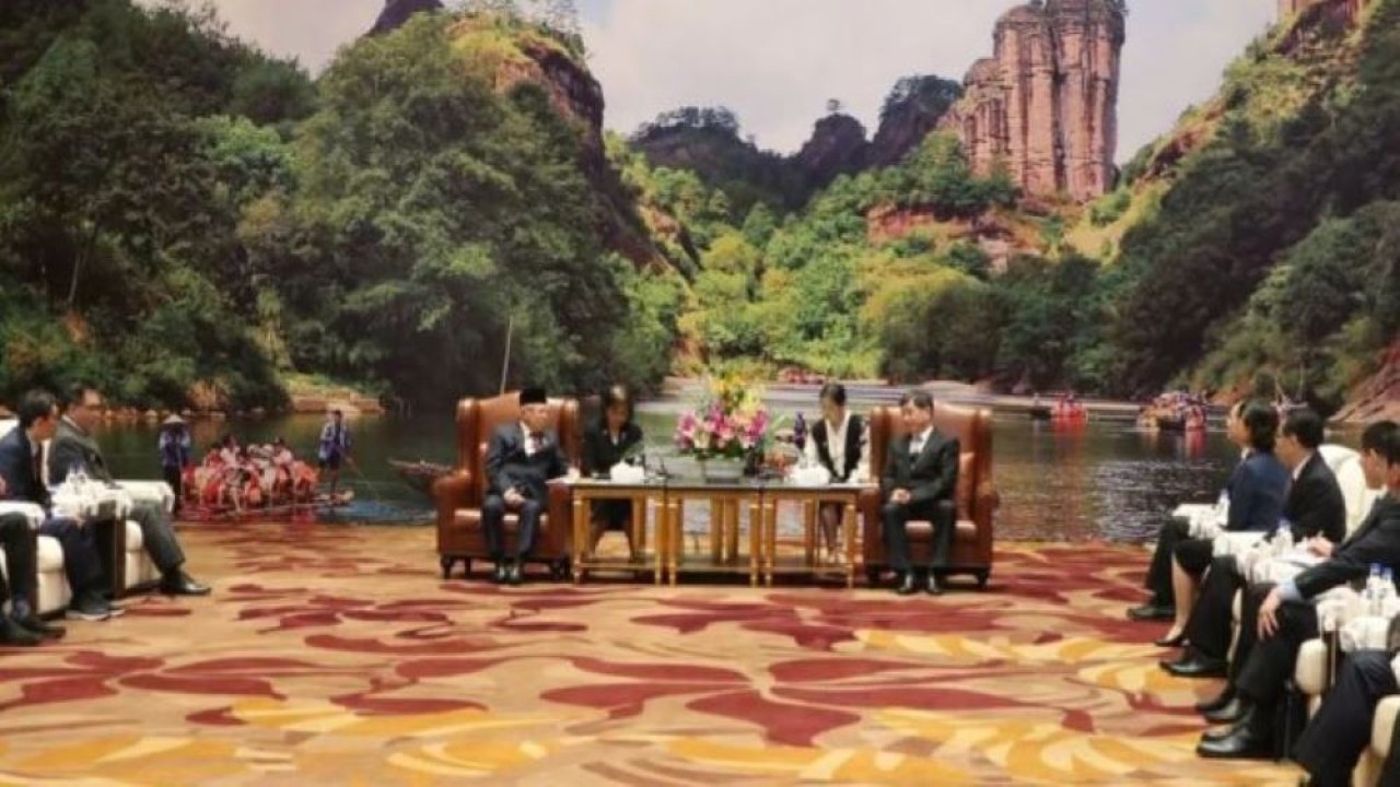 Wakil Presiden (Wapres) KH Ma'ruf Amin bertemu dengan Sekretaris Partai Komunis Provinsi Fujian China Zhou Zuyi di Fuzhou, Provinsi Fujian, China pada Jumat (15/9/2023). (EP/AS-BPMI Setwapres)