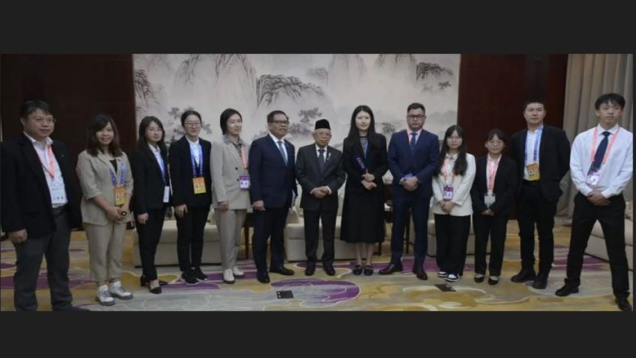 Wapres KH Ma'ruf Amin menyampaikan dukungan penuhnya terhadap penguatan bilateral antara Indonesia dan Tiongkok melalui peningkatan kerjasama strategis komprehensif agar tercipta kesejahteraan bagi masyarakat. (DAS/RJP – BPMI Setwapres)