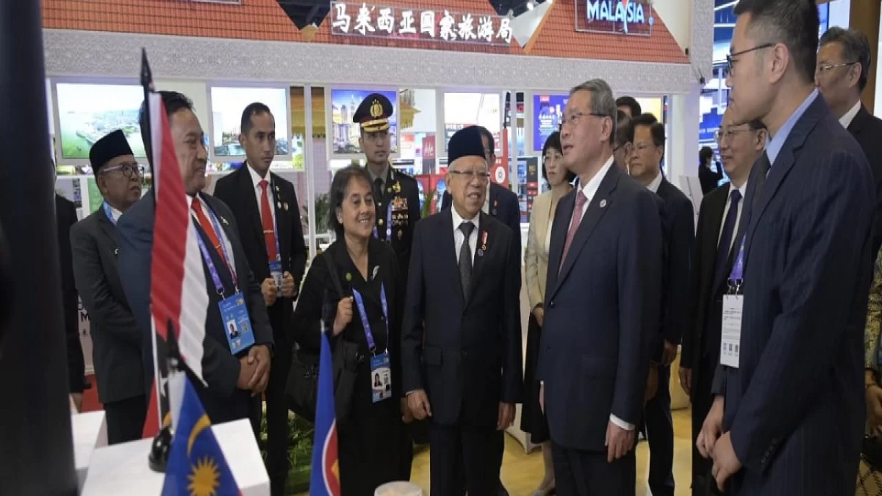 Wakil Presiden (Wapres) K.H. Ma’ruf Amin membuka secara resmi Paviliun City of Charms of Indonesia yang menampilkan potensi Provinsi Kalimantan Tengah di Paviliun B2 NICEC.