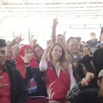 Anggota DPR RI dari Fraksi PDI Perjuangan, Sondang Tampubolon bersama tim pemenangan di Jatinegara-1698654590