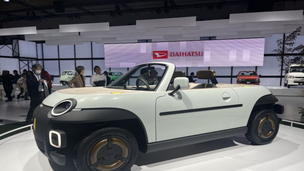 Daihatsu menampilkan lima mobil konsep dalam gelaran Japan Mobility Show 2023 yang berlangsung pada 25 Oktober hingga 5 November di Tokyo Big Sight. (ANTARA/Monalisa)