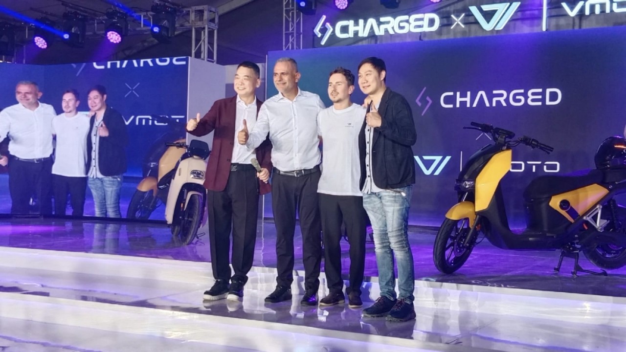 Charged Indonesia Bersama Jorge Lorenzo Luncurkan "Ride for our future" di Sirkuit Formula E