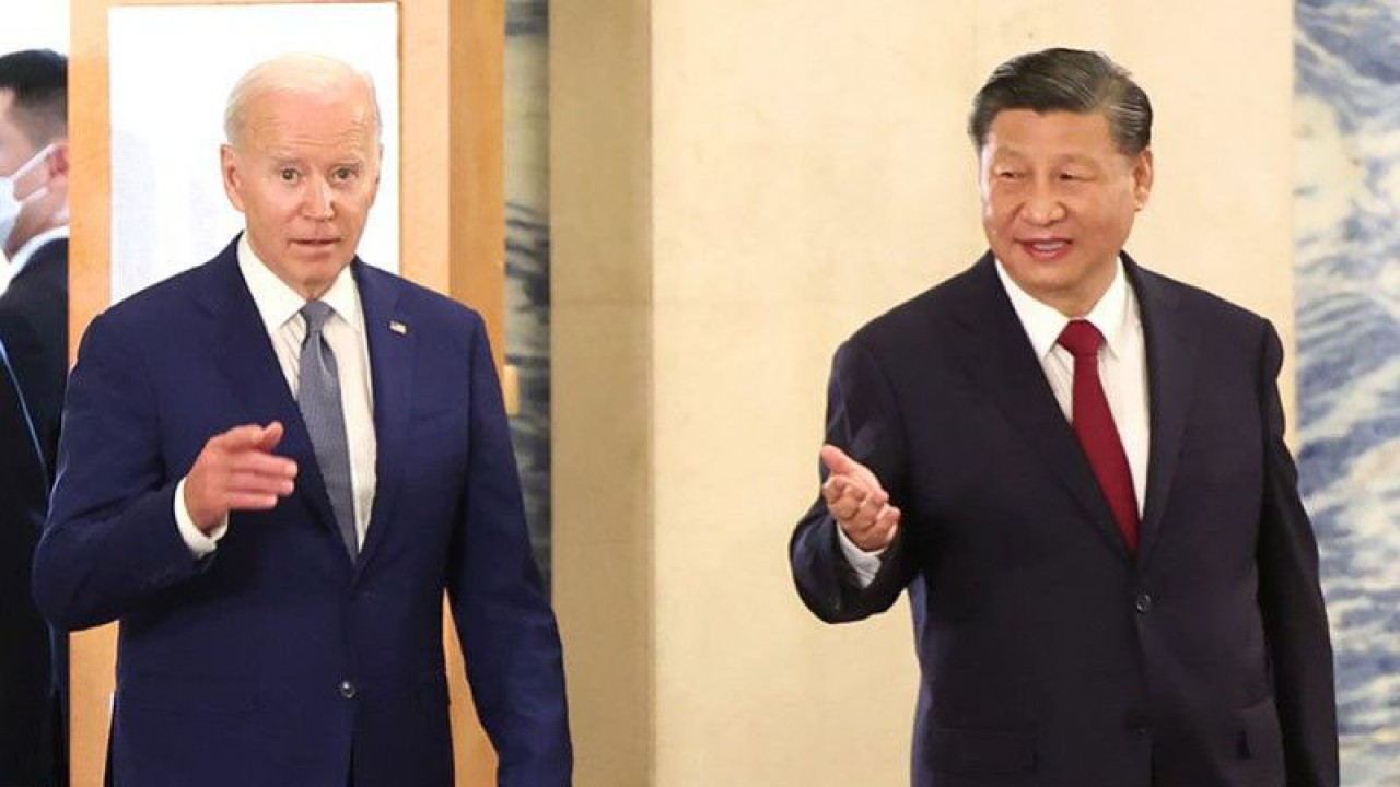 Arsip - Presiden China Xi Jinping (kanan) dan Presiden AS Joe Biden. ANTARA/Xinhua. (ANTARA/Xinhua)