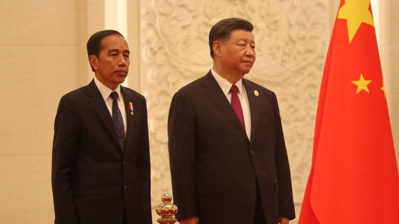 Foto arsip - Upacara penyambutan kedatangan Presiden Joko Widodo di China. Presiden Joko Widodo (kiri) didampingi Presiden China Xi Jinping saat upacara penyambutan kenegaraan di Great Hall of the People, Beijing, China, Selasa (17/10/2023). Dalam upacara tersebut Presiden Jokowi bersama Presiden Xi Jinping melakukan inspeksi pasukan dan memperkenalkan delegasi dari negara masing-masing. ANTARA FOTO/Desca Lidya Natalia/Spt..ANTARA FOTO/Desca Lidya Natalia (ANTARA FOTO/Desca Lidya Natalia)