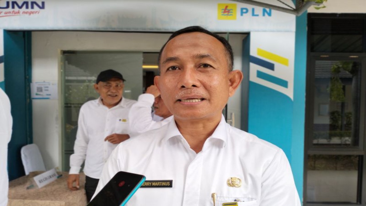 Kepala Dinas Energi Sumber Daya Dan Mineral (ESDM) Provinsi Sumbar ...