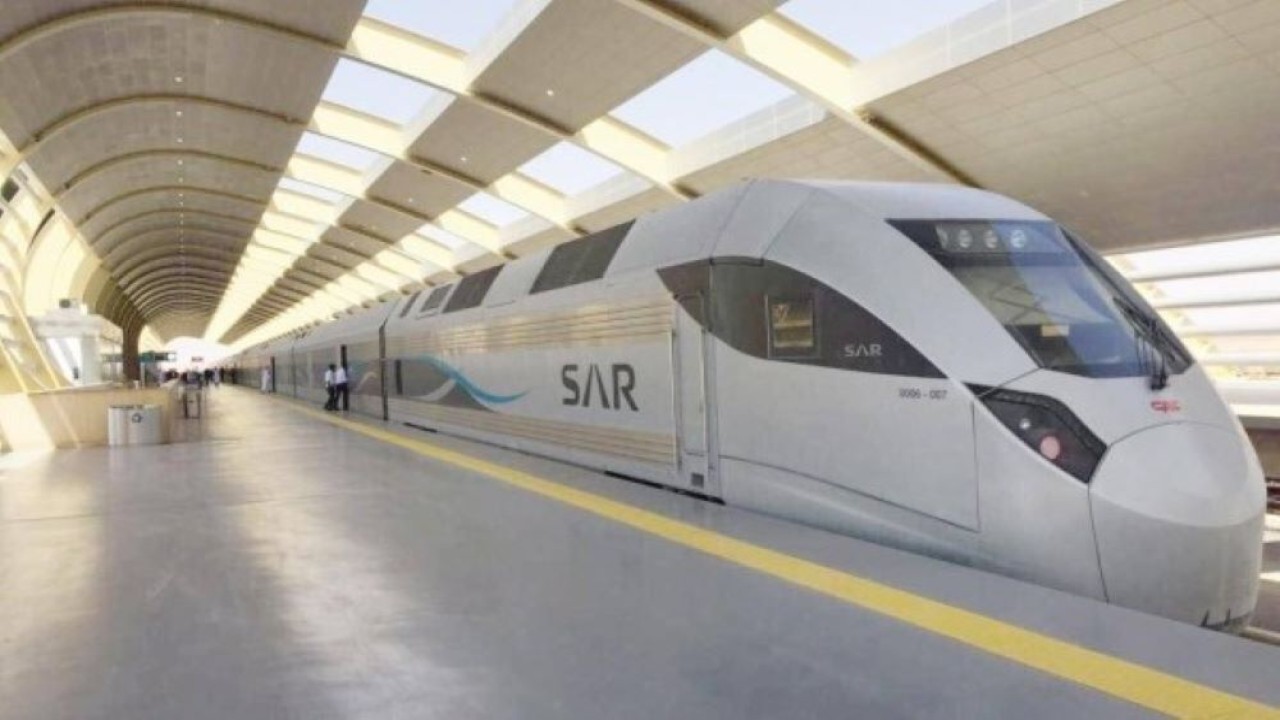 Saudi Arabia Railways (SAR) resmi memulai inisiatif pengujian kereta hidrogen di wilayah Kerajaan. (Saudi Gazette)