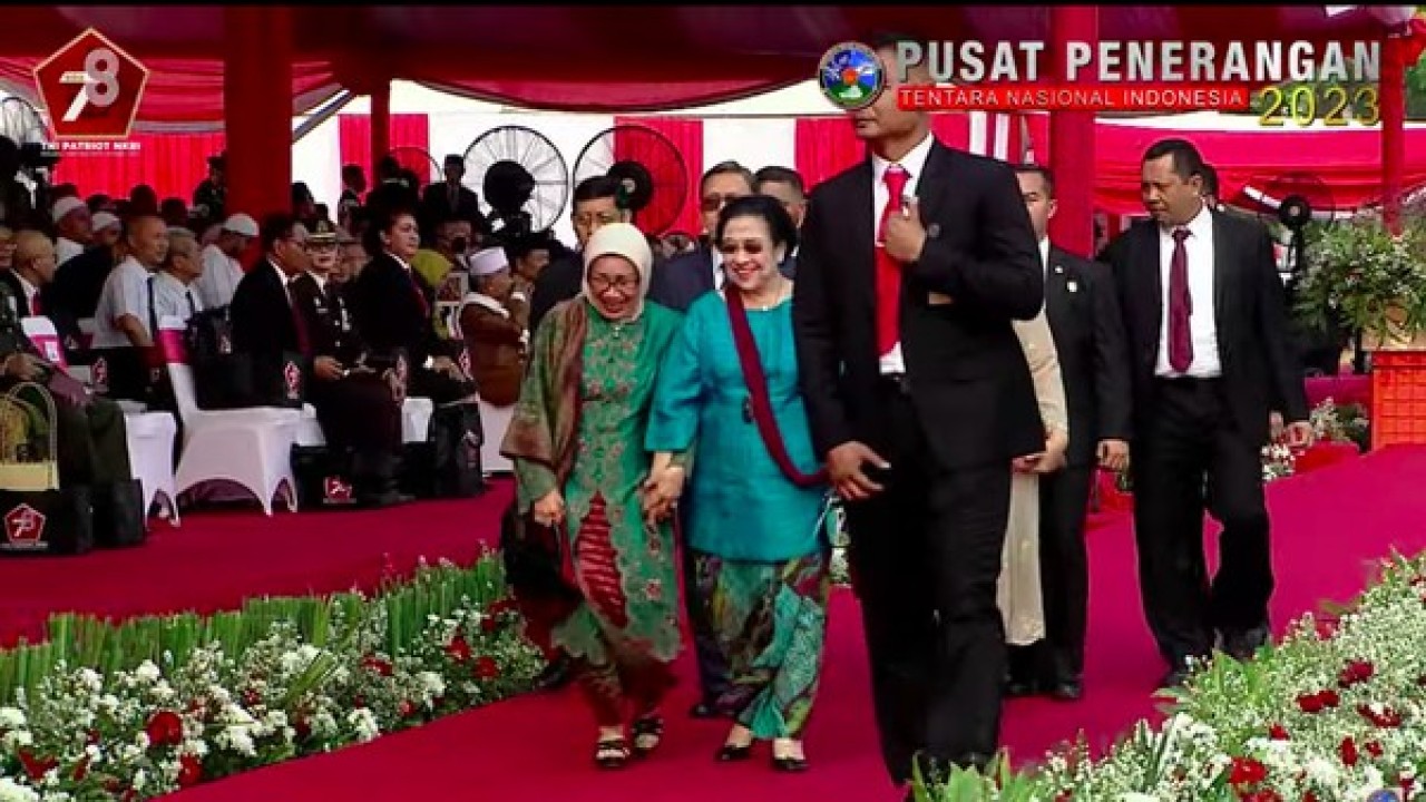 Presiden ke-5 RI Megawati Soekarnoputri menghadiri peringatan HUT ke-78 TNI.