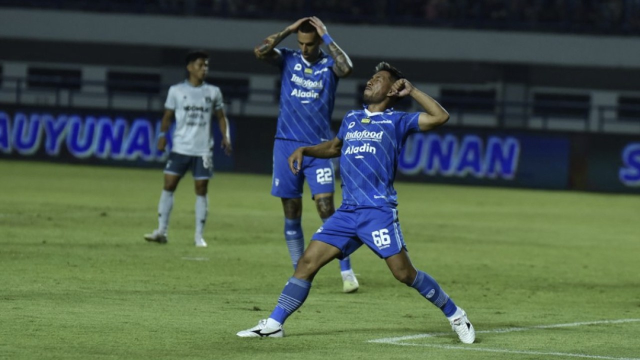 Pemain asing Persib, Daisuke Sato