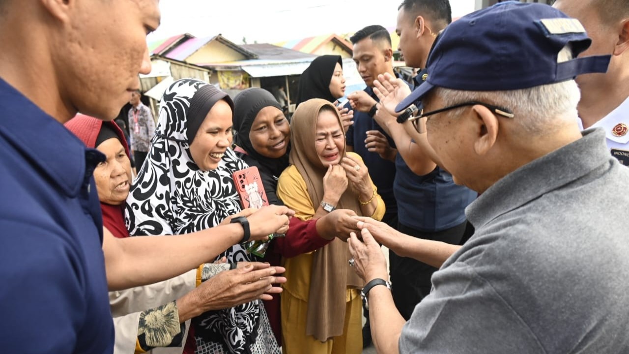 Wapres Ma'ruf Amin disapa warga Kampung Pelangi, Pangkalan Bun.