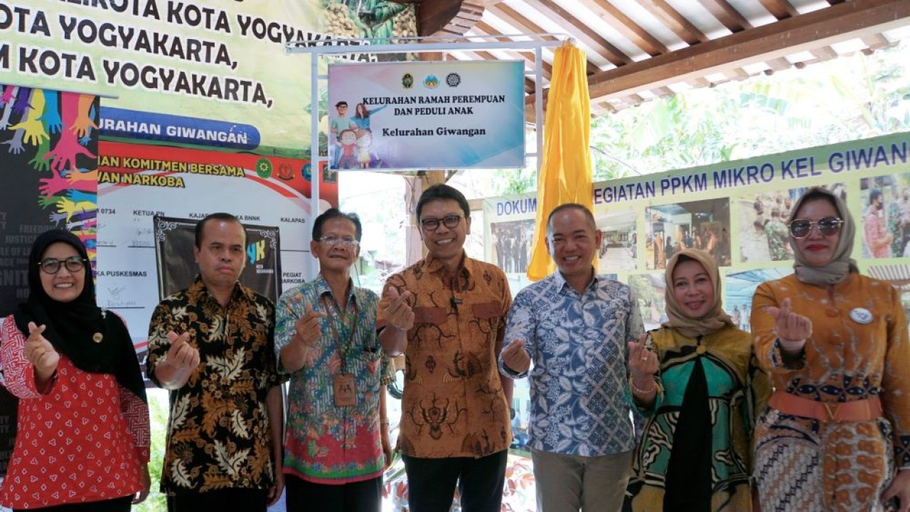 KemenPPPA meresmikan Kelurahan Giwangan menjadi Kelurahan Ramah Perempuan dan Peduli Anak (KRPPA) pertama di Kota Yogyakarta, Minggu (29/10/2023). (Istimewa/Pemkot Yogyakarta)