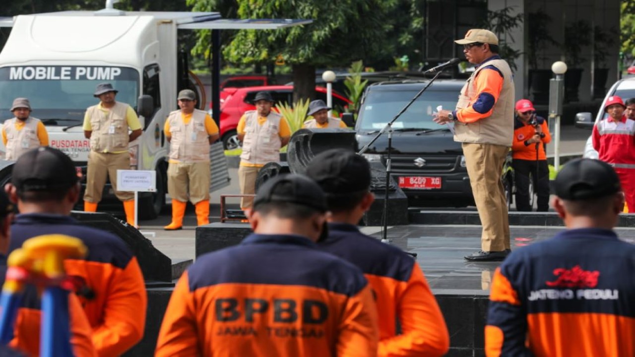 Penjabat Gubernur Jawa Tengah Nana Sudjana, mengingatkan masyarakat agar senantiasa waspada dan mengantisipasi kemungkinan terjadinya bencana. (Isatimewa/Diskominfo Jateng)