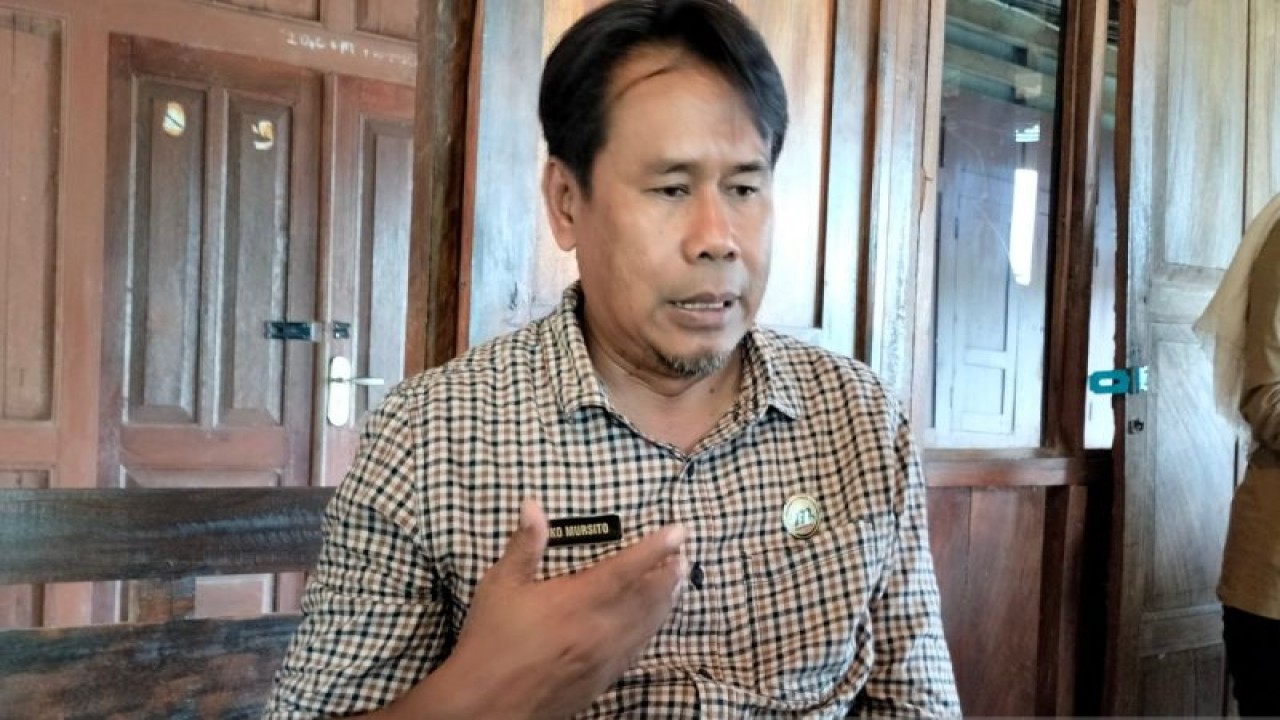 Kepala Dinas Pariwisata Kulon Progo Joko Mursito. (ANTARA/Sutarmi)