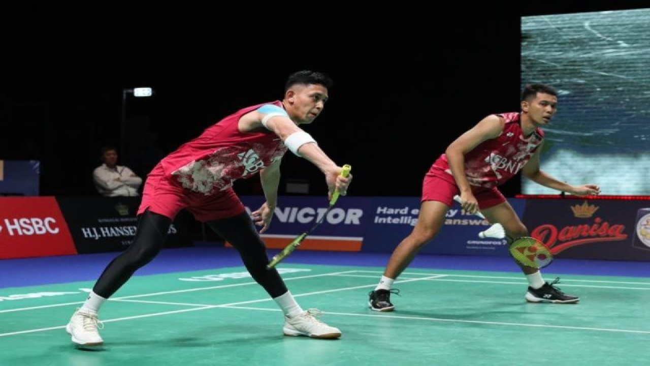 Pasangan ganda putra Indonesia Fajar Alfian/Muhammad Rian Ardianto dalam babak 16 besar Denmark Open 2023. (ANTARA/HO-PBSI/aa.)