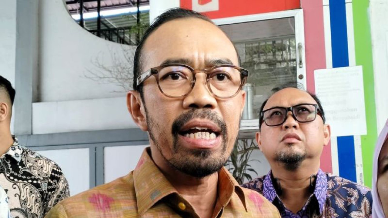 Direktur Utama Pertamina Patra Niaga Riva Siahaan saat diwawancarai awak media massa di Padang, Rabu, (22/11/2023). ANTARA/Muhammad Zulfikar.