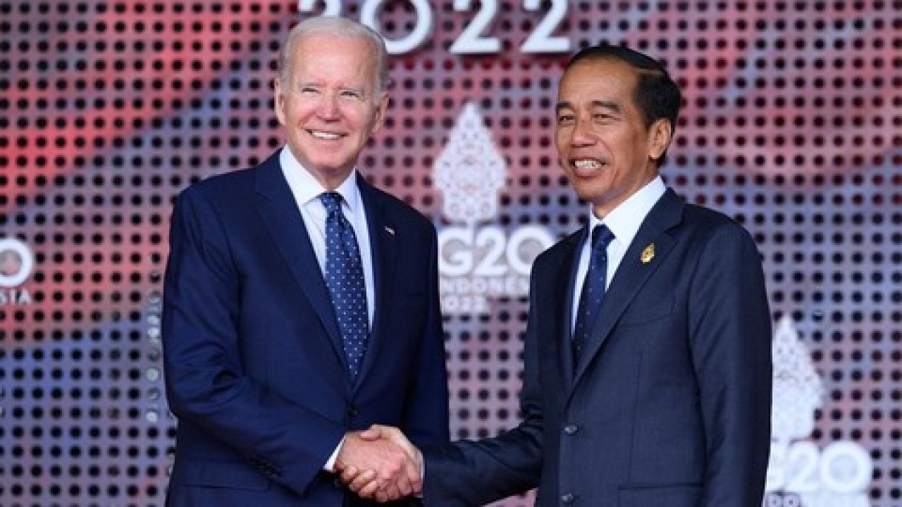 Presiden Jokowi dan Presiden AS Joe Biden. (Reuters)