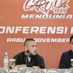 Radja Nainggolan bersama Ketum PSSI Erick Thohir dan Sabreena Dressler-1699474203