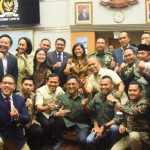 Suasana foto bersama usai Rapat Dengar Pendapat Umum dengan Calon Panglima TNI Jenderal TNI Agus Subiyanto-1699890223