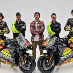 Valentino Rossi bersama skuad tim balap Mooney VR46 untuk MotoGP 2023. (MotoGP)-1701144188