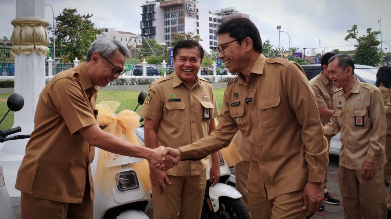 Pemerintah Kota (Pemkot) Yogyakarta kembali menambah 11 armada kendaraan listrik untuk menunjang pelayanan publik di wilayahnya. (Istimewa/jogjakota.go.id)