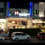 Aktivitas kota Biak masih terlihat normal menjelang perayaan Natal (ANTARA/Muhsidin)-1703060689